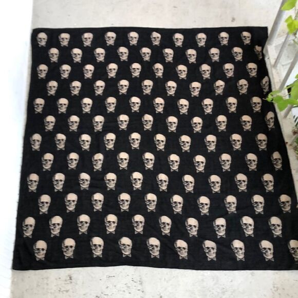Saint Laurent Skull Scarf/Wrap  - Picture 1 of 2
